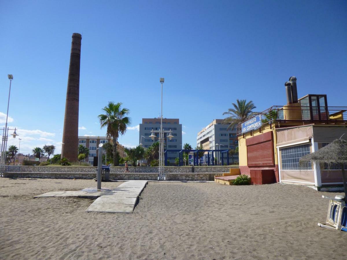 On The Beach! Frente Al Paseo Maritimo, Parking Y Piscina Malaga Exterior photo