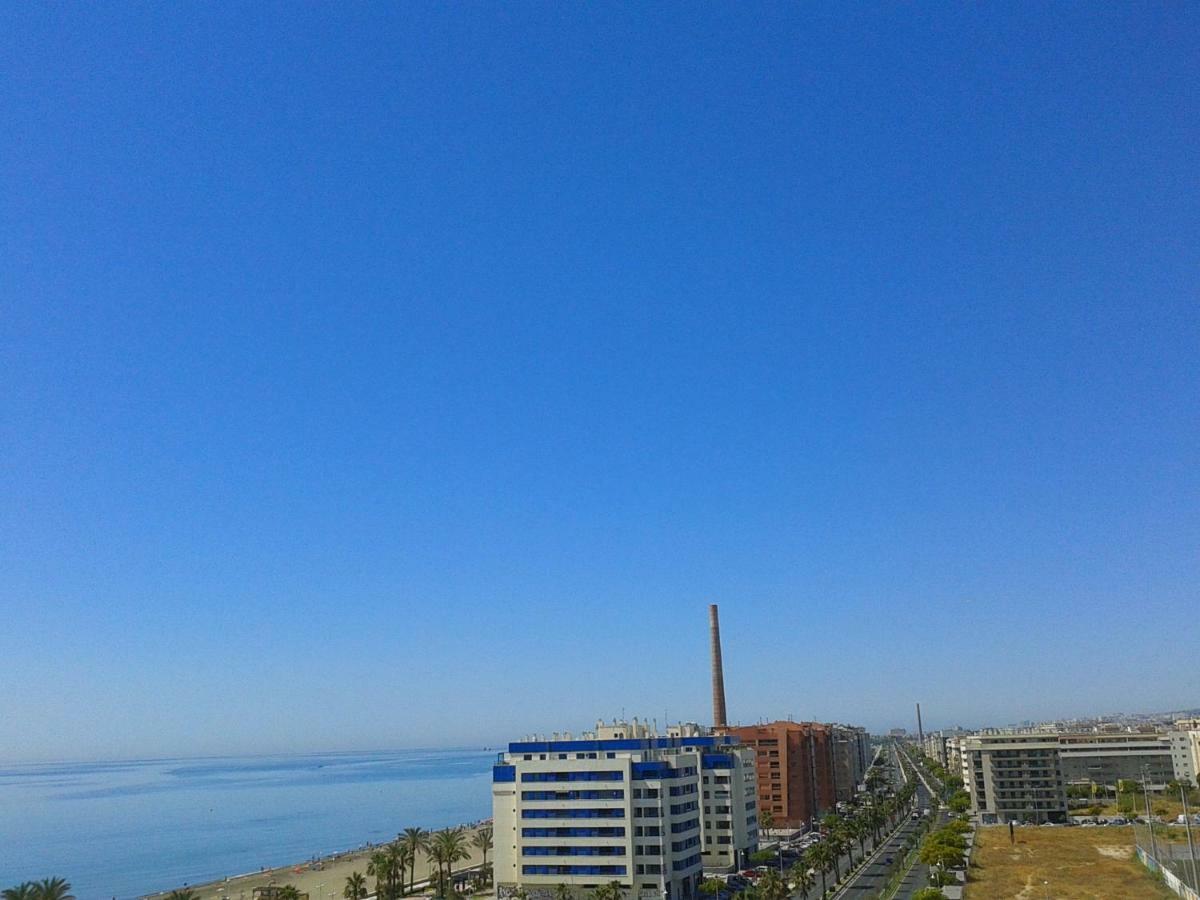 On The Beach! Frente Al Paseo Maritimo, Parking Y Piscina Malaga Exterior photo