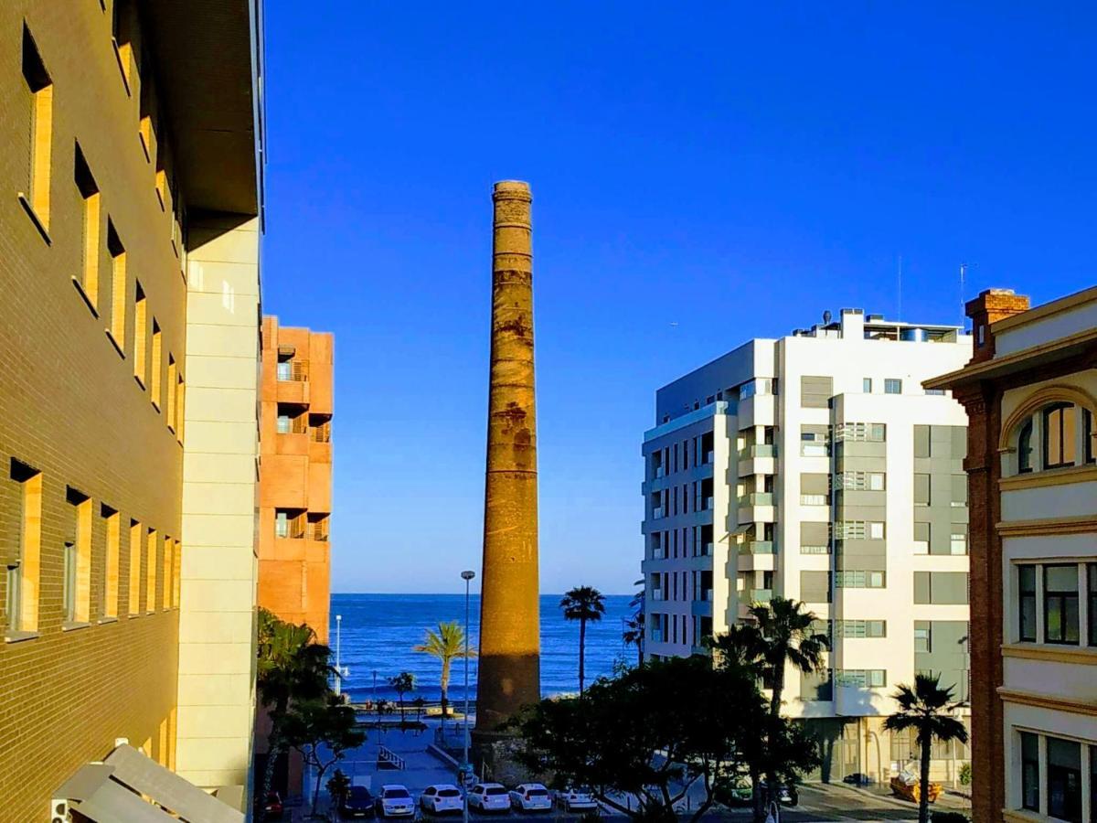 On The Beach! Frente Al Paseo Maritimo, Parking Y Piscina Malaga Exterior photo